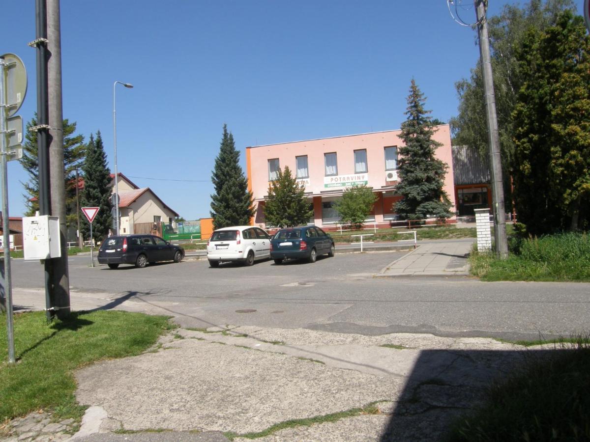 Alisa Apartments Kostomlaty nad Labem Exteriör bild