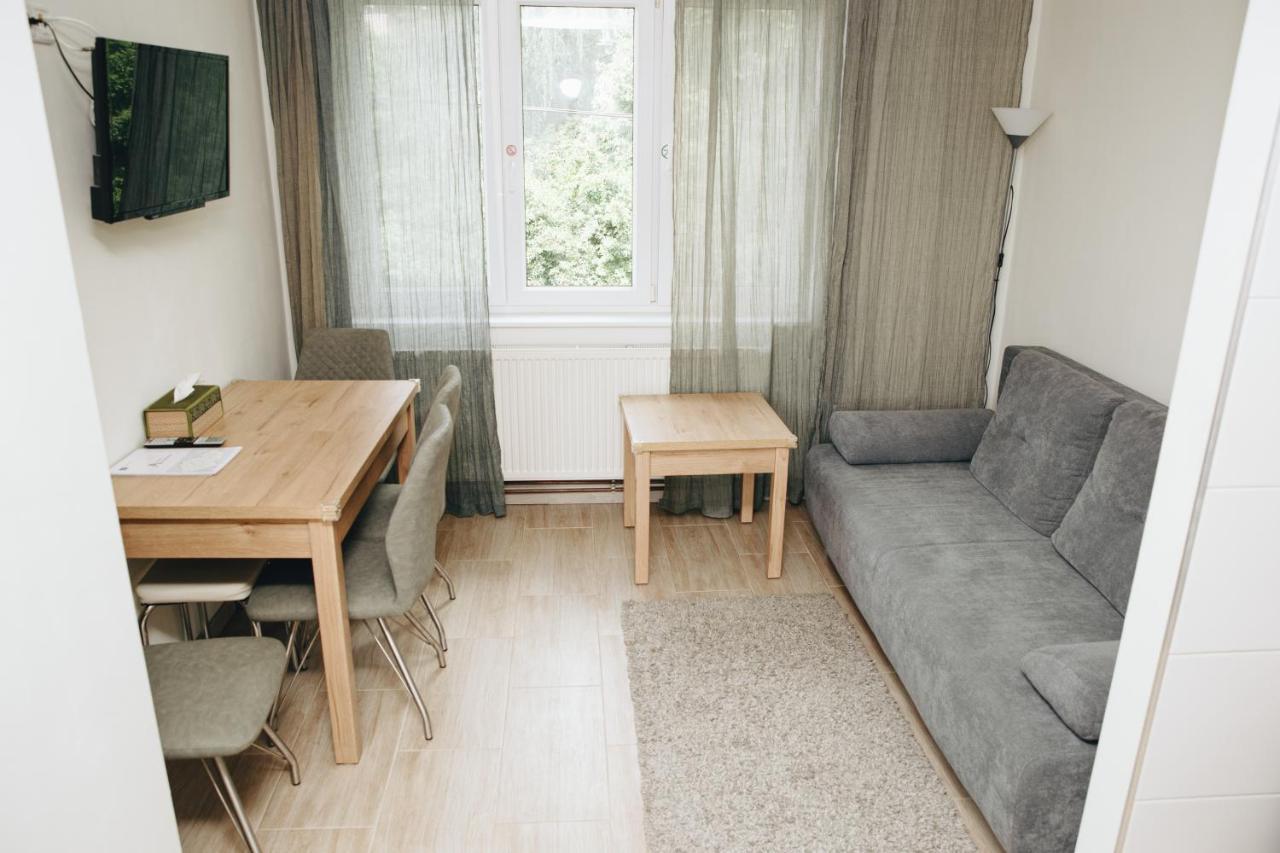 Alisa Apartments Kostomlaty nad Labem Exteriör bild